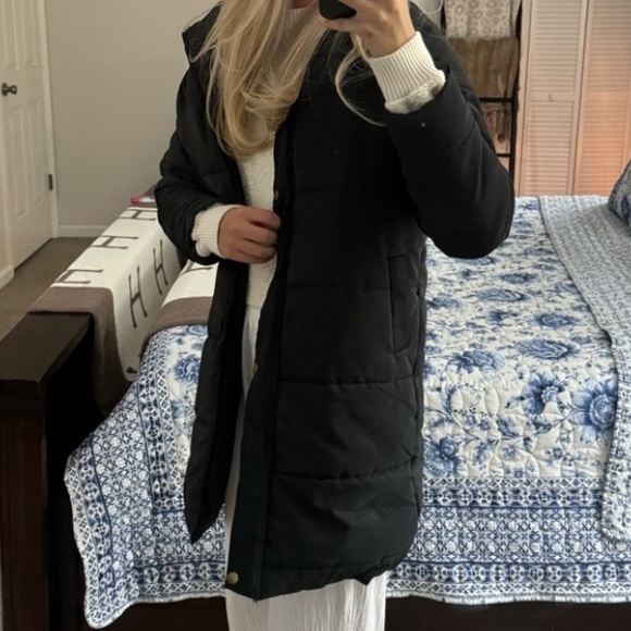 REVOLVE Black Puffer Jacket - Picture 2 of 4